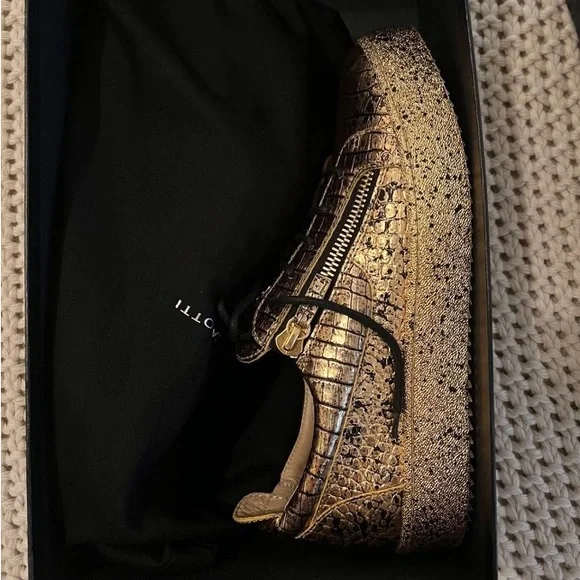 Giuseppe Zanotti, Size 10, Gold - Picture 4 of 6